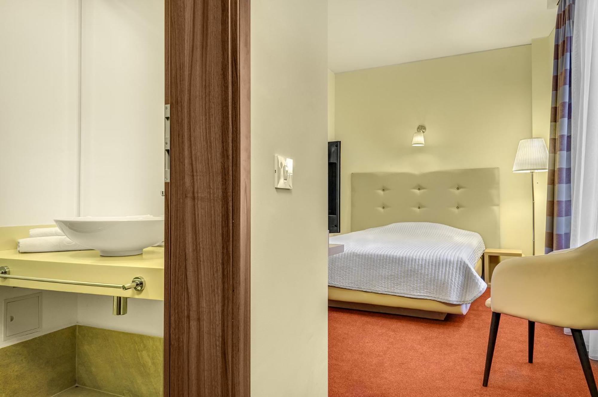 Capitol Hotel Bucureşti Cameră foto